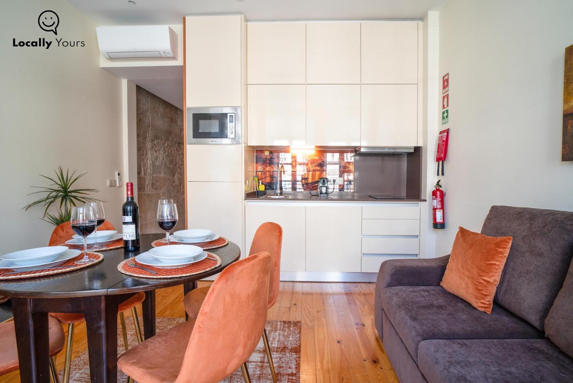 Locally Yours Apartment *